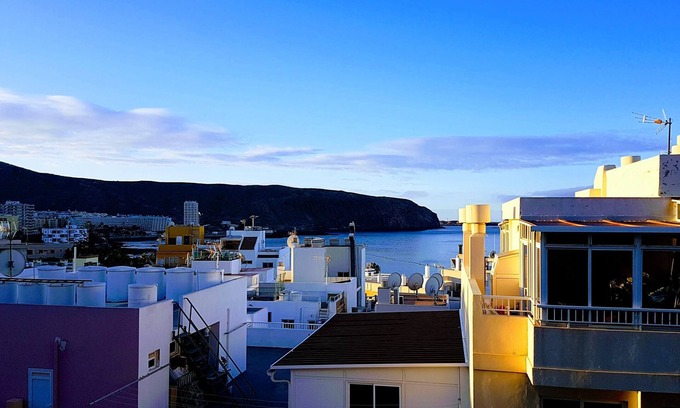Los Cristianos Casa | Apartamento soleado y con vista al mar