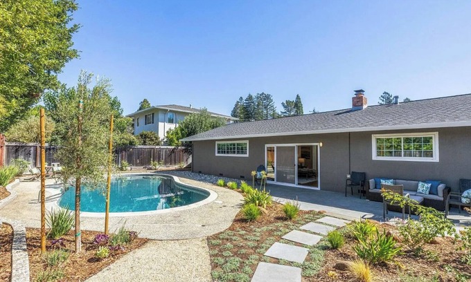 Lucas Valley-Marinwood Casa | Sunny, Peaceful 3 bedroom house with Pool in San Rafael