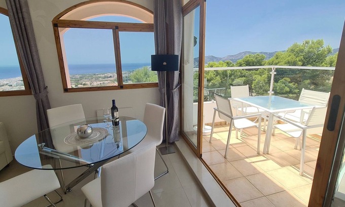 Nerja Apartamento | Sunny penthouse with panoramic-terrace, pool and the best sea view in Nerja