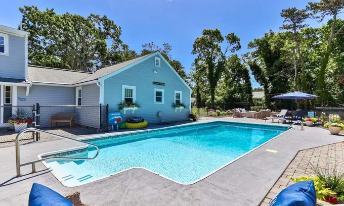 Dennis Port Casa | Sunny Rays: Where Poolside Bliss Meets Ocean Breeze!"