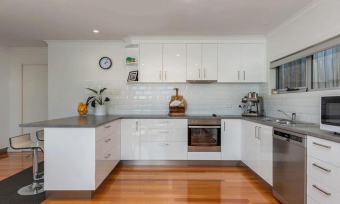 Kingston Beach Casa | Sunny Retreat in Kingston Beach