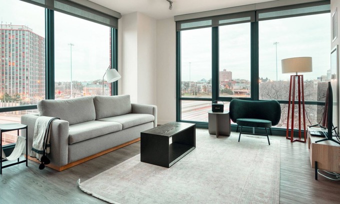 River West Apartamento | Sunny River West 1BR w/ Rooftop & Gym, steps to Blue Line, by Blueground