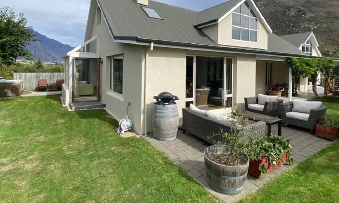 Frankton Casa | Sunny Riverside