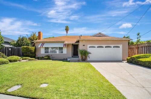San Lorenzo Casa | Sunny San Lorenzo Ranch - 3BR Home with Large Yard