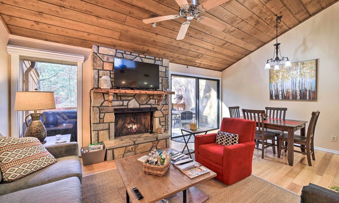 Sapphire Casa | Sunny Sapphire Townhome w/ Resort Amenities!