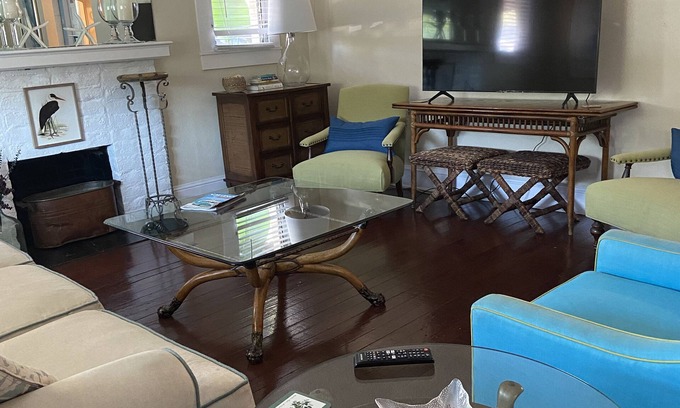 Arlington Park Casa | Sunny Sarasota with easy access to Lido and Siesta Beaches and downtown Sarasota