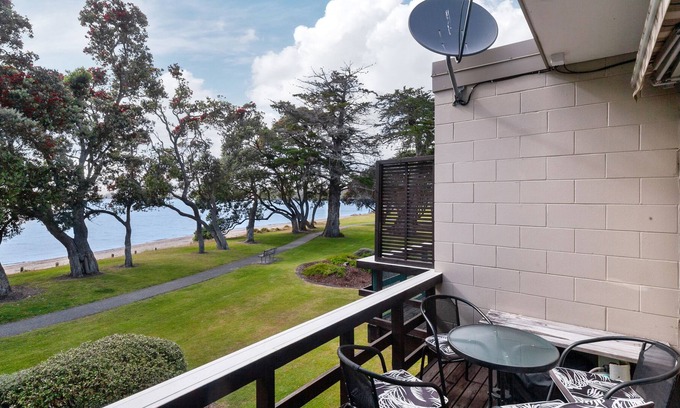 Snells Beach Casa | SUNNY SEA VIEWS - SNELLS BEACH HOLIDAY HOME in Snells Beach