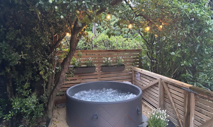 Paraparaumu Casa | Sunny Seaside Escape - Raumati South
