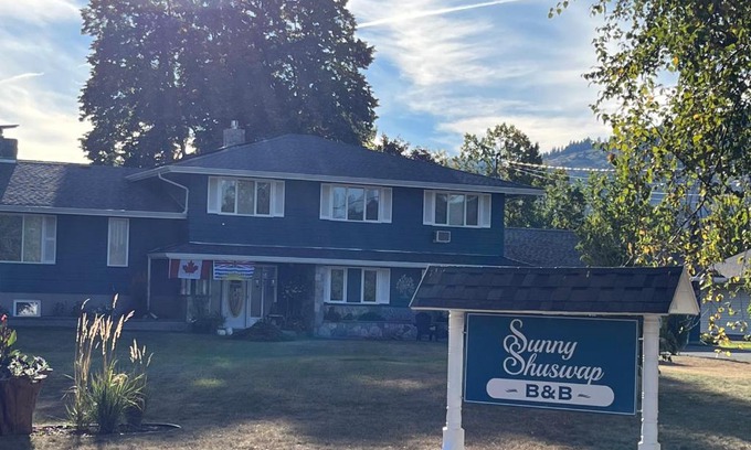 Chase Cama Y Desayuno | Sunny Shuswap B&B