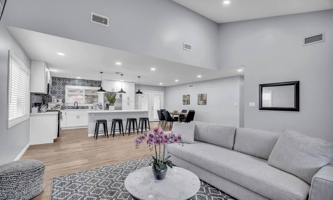 Santa Susana Casa | Sunny Single Story Simi Valley Valley Escape – Comfortable Home Great Amenities