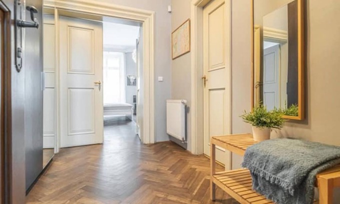Hradcany Apartamento | ❤️ ☀️ Sunny Studio Near Castle & 3 Min Walk to Charles Bridge 🏰🌉"