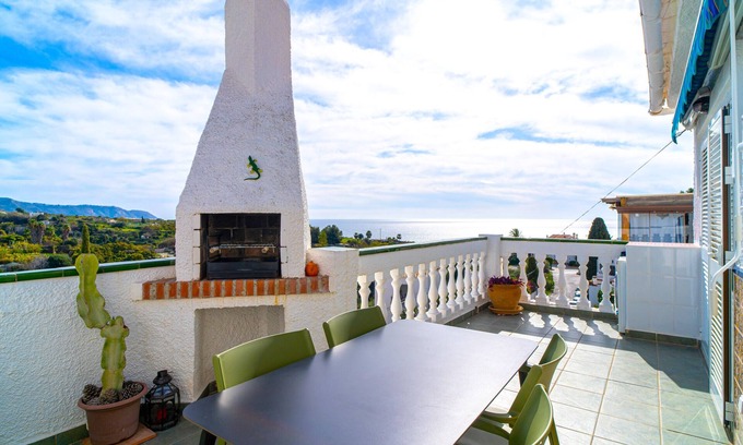 Oasis del Capistrano Apartamento | Sunny Terrace Chimenea by Casasol