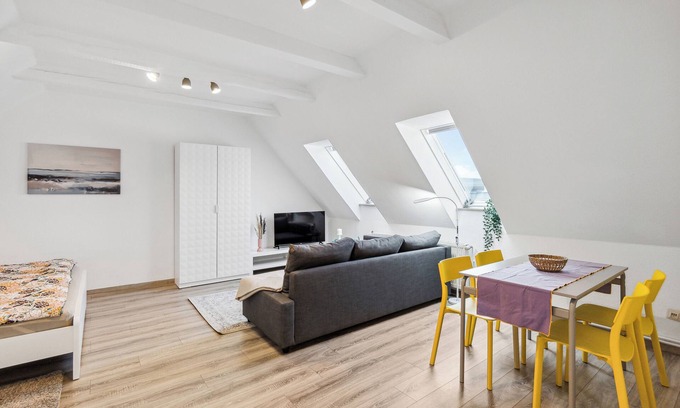Cottbus Apartamento | Sunny top floor in the Cottbus pedestrian zone