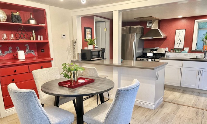 San Anselmo Casa | Sunny Two- Bedroom apartment in Amazing Location