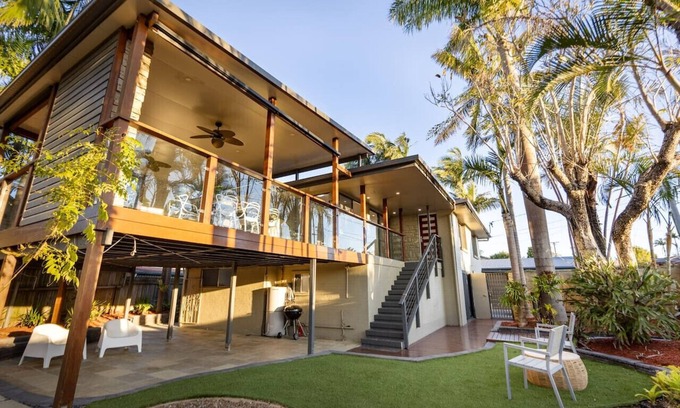 Sunnybank Apartamento | Sunnybank Family 4BR Home | Walk to Plaza & Dining