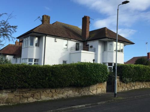 Prestatyn Casa | Sunnyside - Large Seaside Home with views and Hot Tub