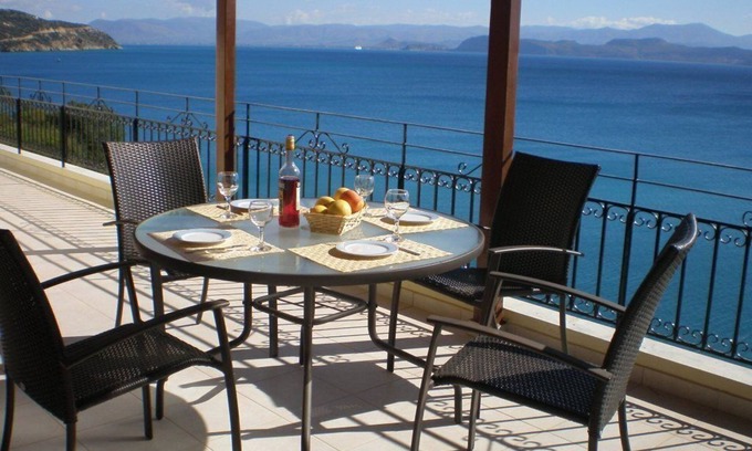 Kefalari Apartamento | Sunrise 2 Apartment - Beautifully Located Air Conditioned Apartment Above Beach