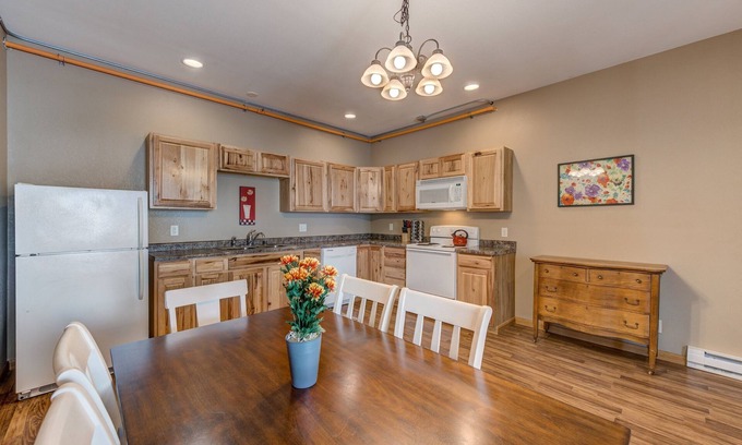Pepin Condominio | Sunrise Condo - Sunny Loft Bedrooms Near The Beach