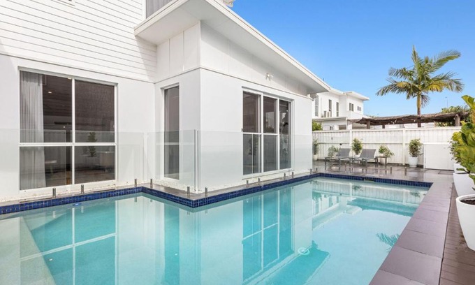Kingscliff Casa | Sunrise Mansion with Pool