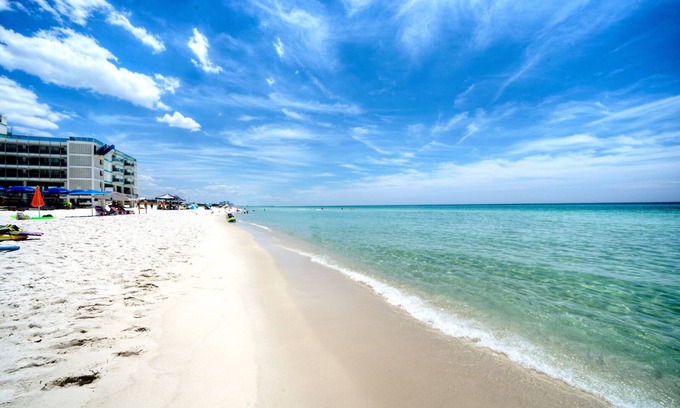 Bid-a-wee Beach Cabina | SUNRISE ON MILLCOLE-Newly Renovated 2/2 one block to beach