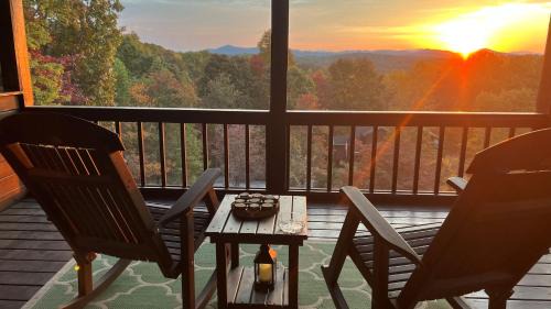 My Mountain Casa | Sunrise on the Ridge - North GA Mountain Views
