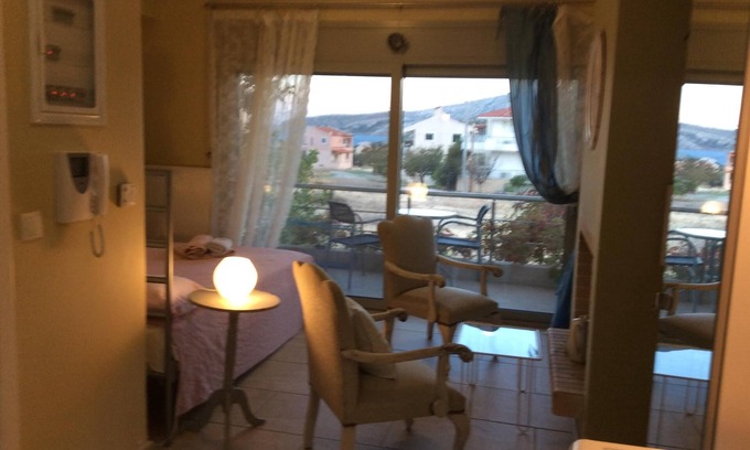 Charakas Apartamento | Atardecer en el cabo Sounio, estudio (00000333288)