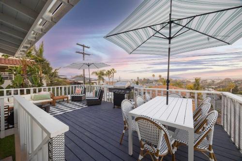 Point Loma Heights Casa | Sunset Balcony Views 1 Mile to Beach 7 Beds