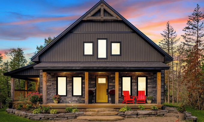 Stokes Bay Cabaña | Sunset Bay Cottage – Your Year-Round Escape to Lake Huron’s Tranquil Shores