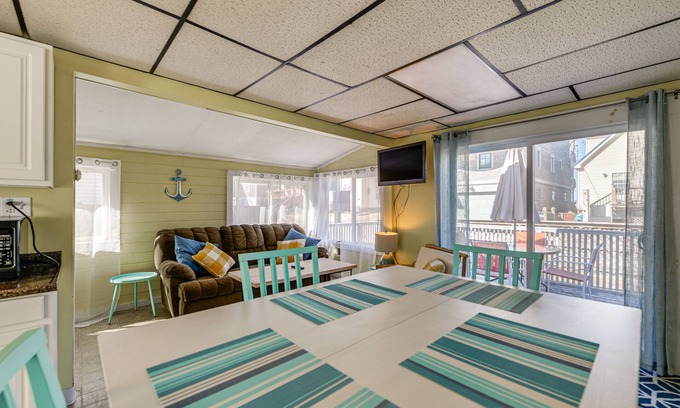 Irving Cabaña | Sunset Bay Cottage w/ Fire Pit: Walk to Beach!