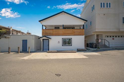Sunset Beach Casa | Sunset Beach Retreat next to Water Tower and Ocean
