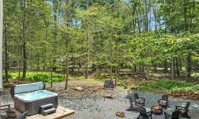 Gouldsboro Cabina | Sunset Cabin - Hot Tub, Game Room, Firepit, Lake