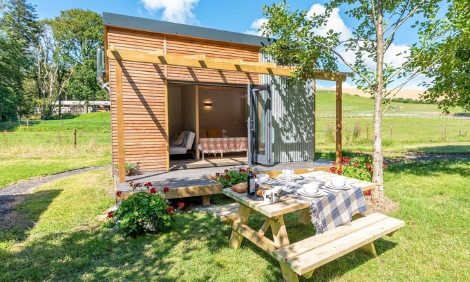 Barnstaple Cabina | Moderno-Cabaña-Baño con ducha-Vista al campo