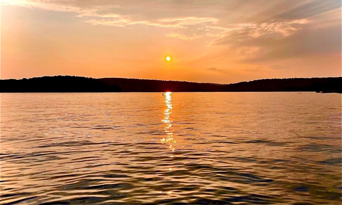 Greentown Cabaña | Sunset Cottage - Lakefront Cottage with Private Dock