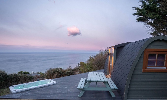 Barmouth Cabina | Sunset Couples Retreat with Hot tub