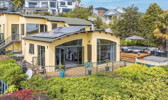 Nelson Casa | Sunset Heights - Nelson Holiday Home