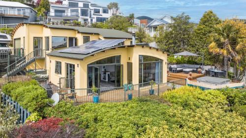Nelson Casa | Sunset Heights - Nelson Holiday Home