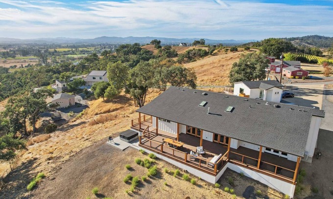Santa Rosa Casa | Sunset House at Paradise Ridge by Kohmsa