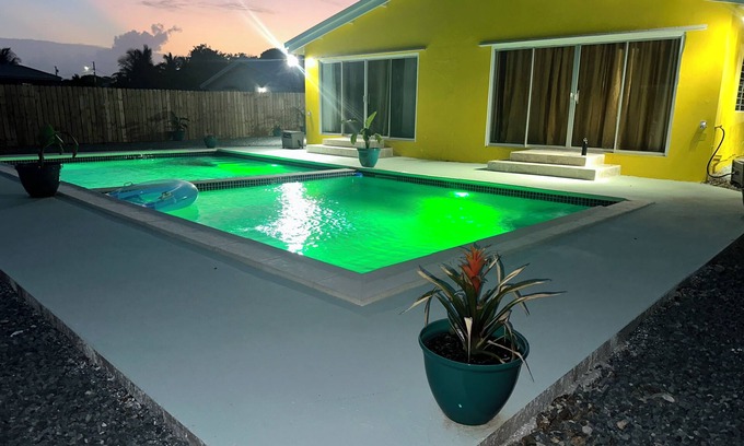 Hannah's Rest Apartamento | Sunset Island Sanctuary; sleeps 4!