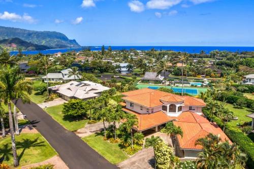 Princeville Casa | SUNSET PALMS Pool, Tennis, AC Minutes to Beach