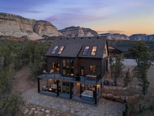 Orderville Casa | Sunset Pointe Modern Comfort Epic Views Zion