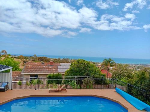 Seaview Downs Casa | Sunset Poolside Escape - Pet Friendly
