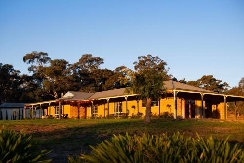 Franklinford Casa | Sunset Retreat - 4 bedroom home with sunset views