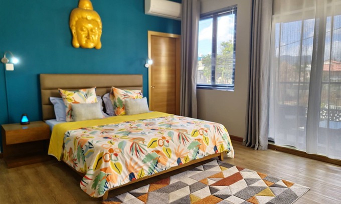 Flic-en-Flac Apartamento | Sunset Sanctuary Retreats, 30 meters from the Beach with Pool and 5G WiFi