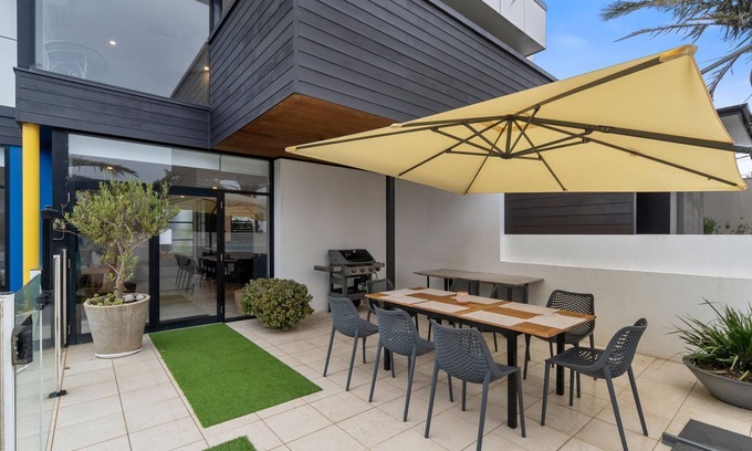 Mornington Casa | Sunset Seaside Sanctuary