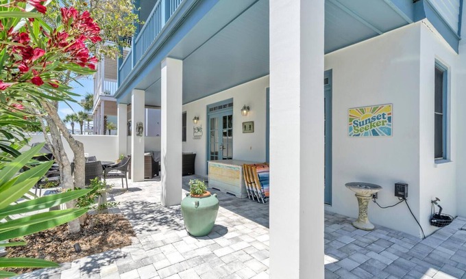Rosemary Beach Casa | Sol Seeker: Ubicado - Sólo los pasos de la playa, Romero y Alys!
