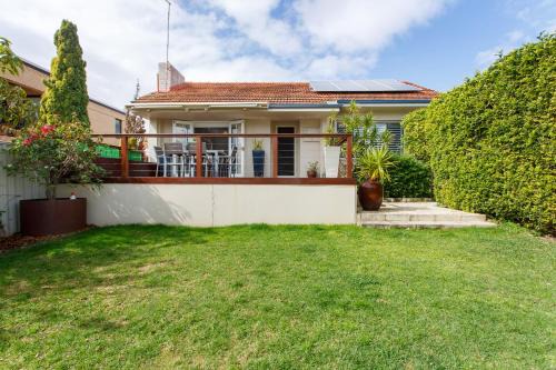 Scarborough Casa | Sunset Serenity in Scarborough