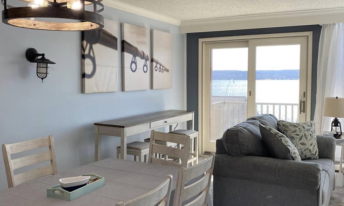 Dewittville Condominio | Sunset Shores Family-Friendly Lake Condo in Mayville Pool, AC, Private Deck!