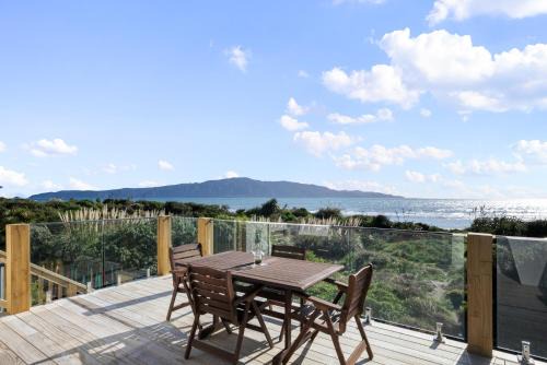 Paraparaumu Beach Casa | Sunset Shores - Paraparaumu Beach Retreat