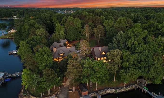 Mount Mourne Casa | Sunset Shores Resort by AvantStay | Private Beach