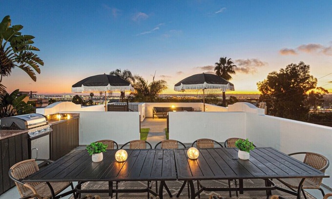 Mission Hills Casa | Sunset Terrace|Hot Tub|King Bed|Game Room|Parking